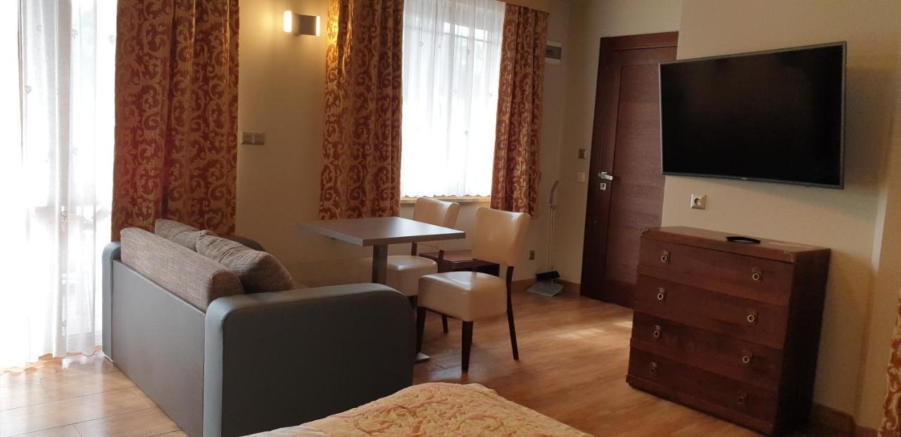 Dom Goscinny Zlota Rybka Dziwnów Buitenkant foto